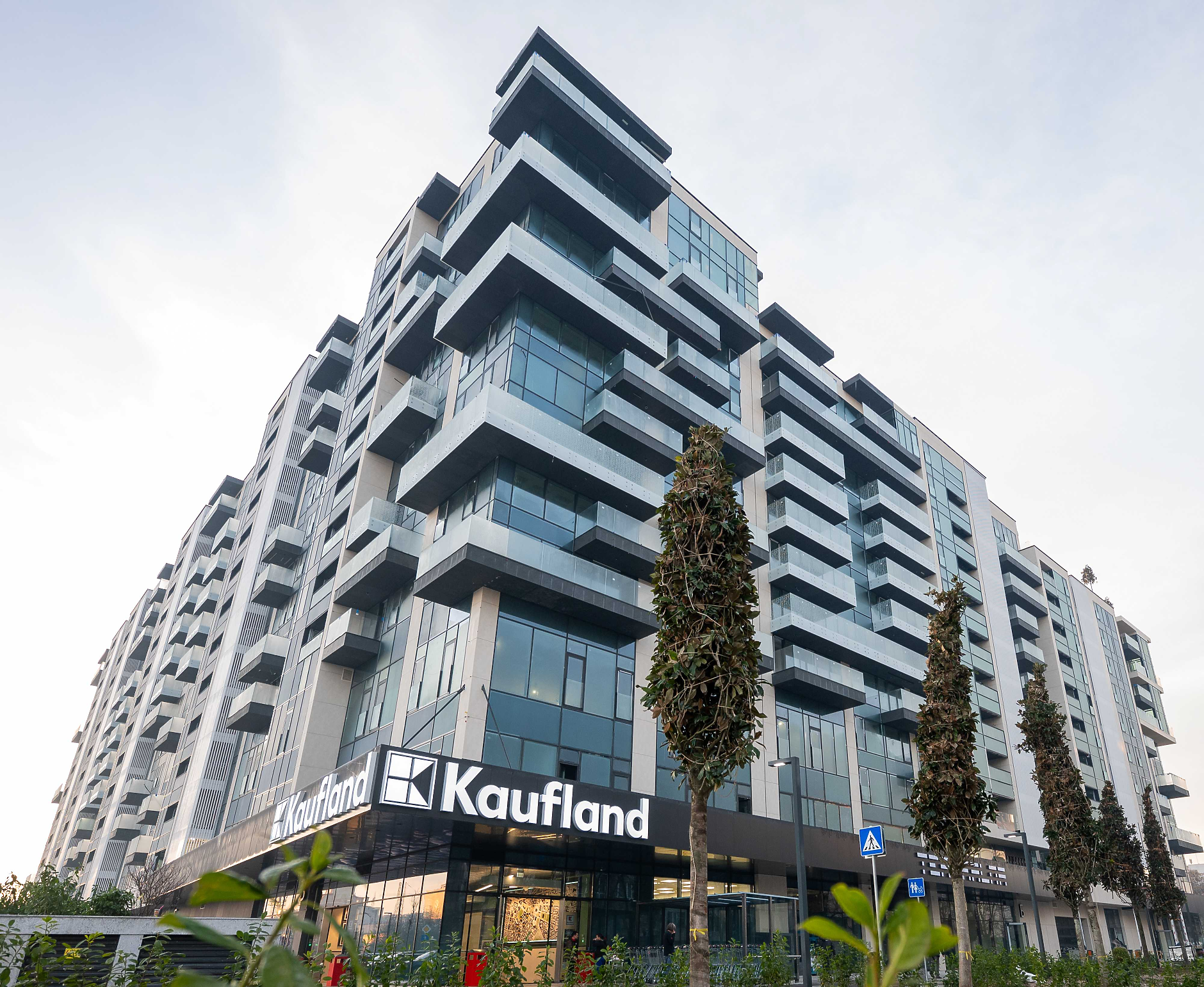 Kaufland откри първия си дизайнерски магазин в жилищна сграда