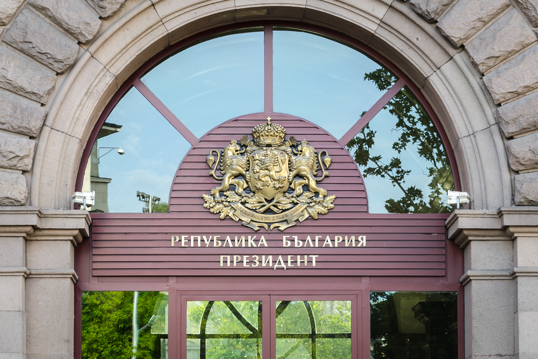 От Възраждане смятат, че избори през март са съвсем постижими. Според ДПС-НН този парламент е приключил своя живот