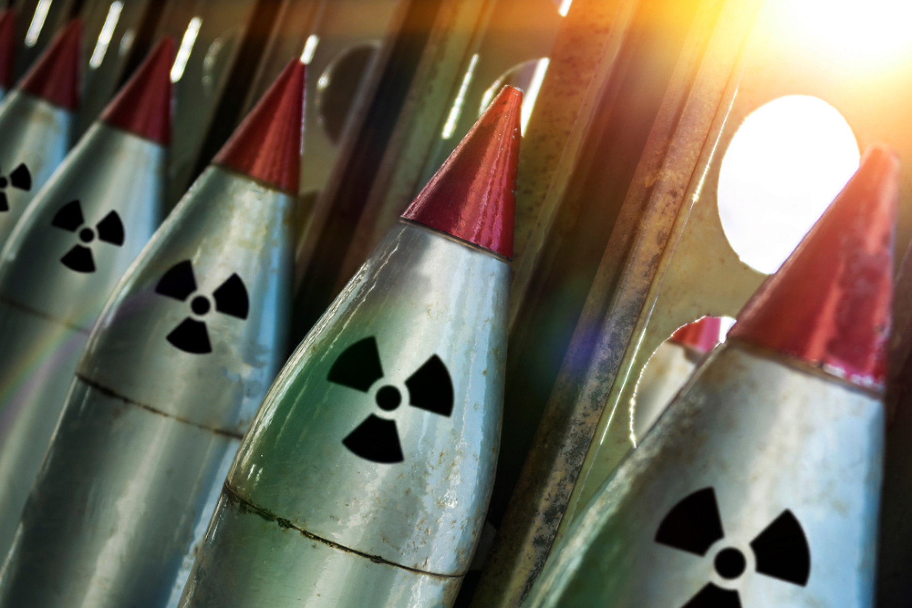 Обмисля ли Япония промяна в ядрената си политика