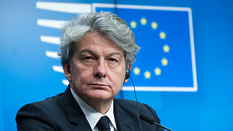 САЩ отказаха визи на бивш еврокомисар и други лица заради правила в социалните мрежи