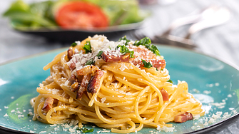 Атакувана от Русия доминирана икономиески от Китай и изоставена от