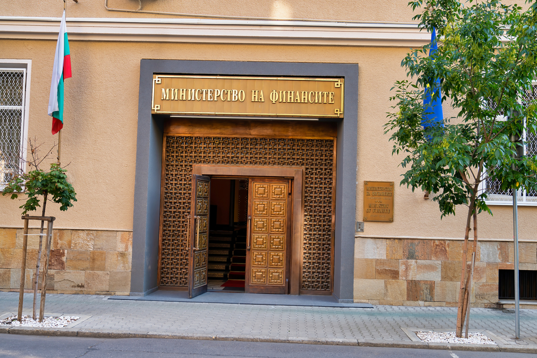 Министерство на финансите: Периодът на двойно обращение на левове и евро няма да се удължава