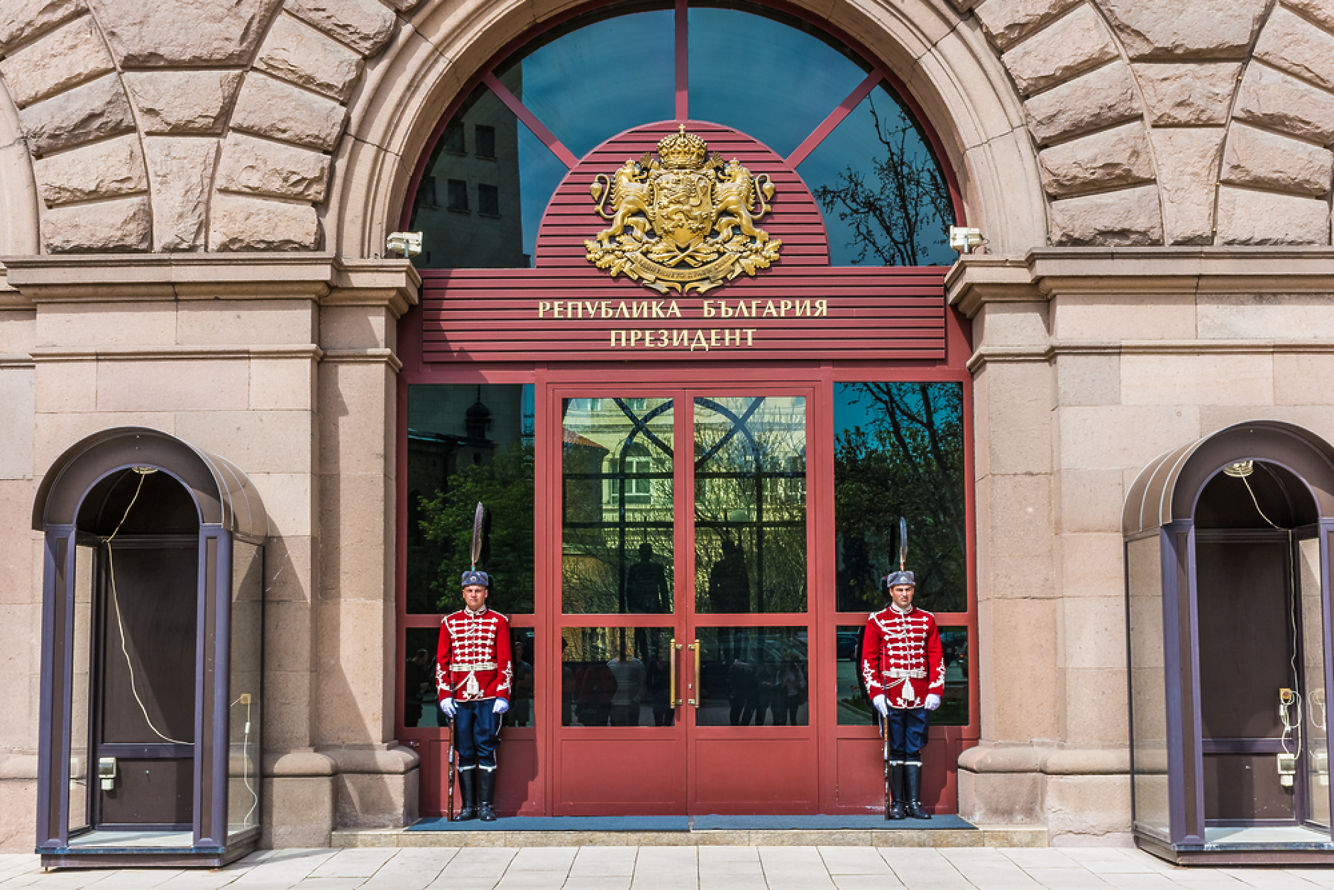 Президентът ще връчи първия проучвателен мандат на ГЕРБ-СДС в понеделник