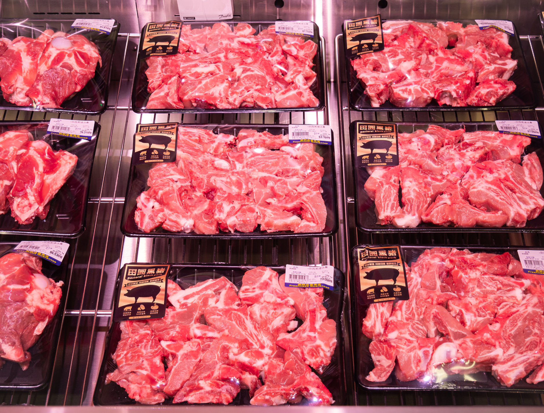 Китай намалява антидъмпинговите мита за европейските износители на свинско месо