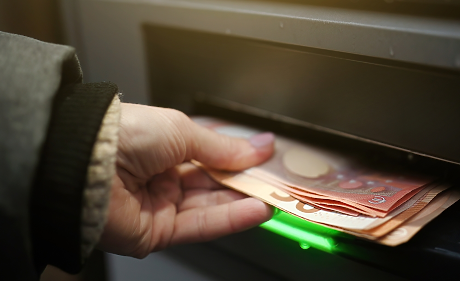 Първото теглене в евро е извършено на банкомат в Слънчев бряг