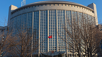 Пекин призова САЩ да не използват „китайска заплаха“ при спора за Гренландия