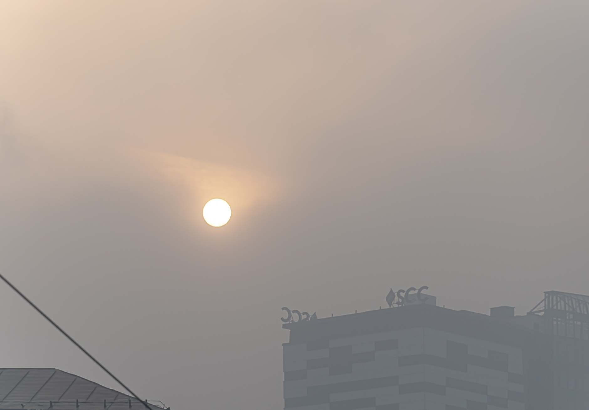 Заради токсичния смог: училищата в Сараево наредиха на децата да останат в класните стаи