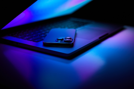 Ще поскъпнат ли компютрите и смартфоните през 2026 година?