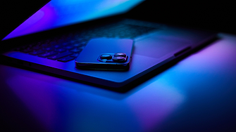 Ще поскъпнат ли компютрите и смартфоните през 2026 година?