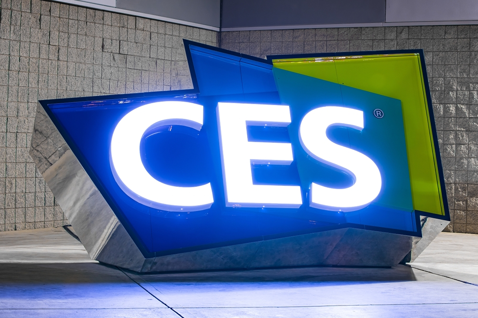 Изводи от CES: Ерата „учи веднъж, работи завинаги“ е приключила