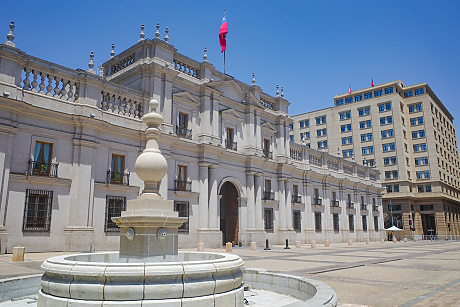 Новият президент на Чили ще живее в историческия дворец, където загина Салвадор Алиенде