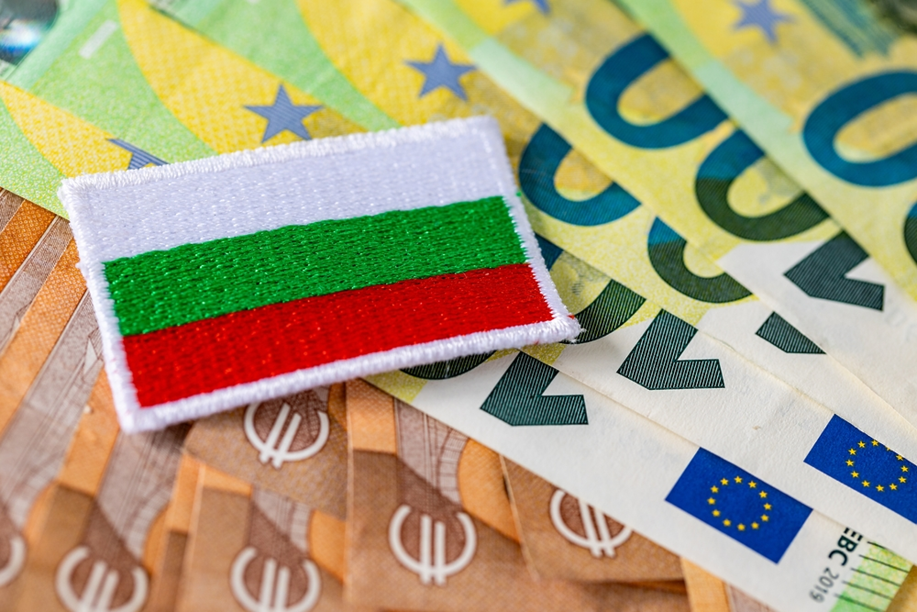 Нова валута, стар бюджет: Какво ни очаква през 2026 година?