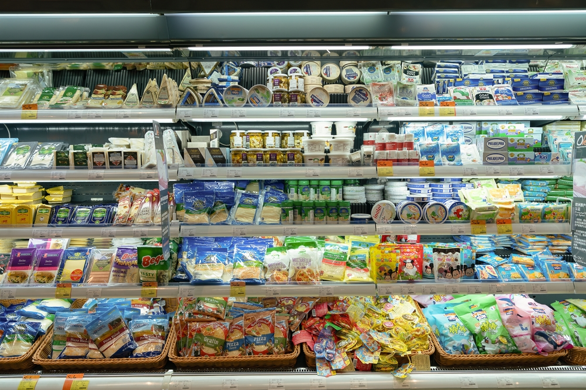 Китай налага до 42,7% временни мита върху млечните продукти от ЕС