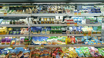 Китай налага до 42,7% временни мита върху млечните продукти от ЕС