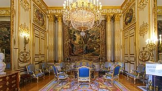 Сребърен интендант във френския президентски дворец е обвинен в кражба