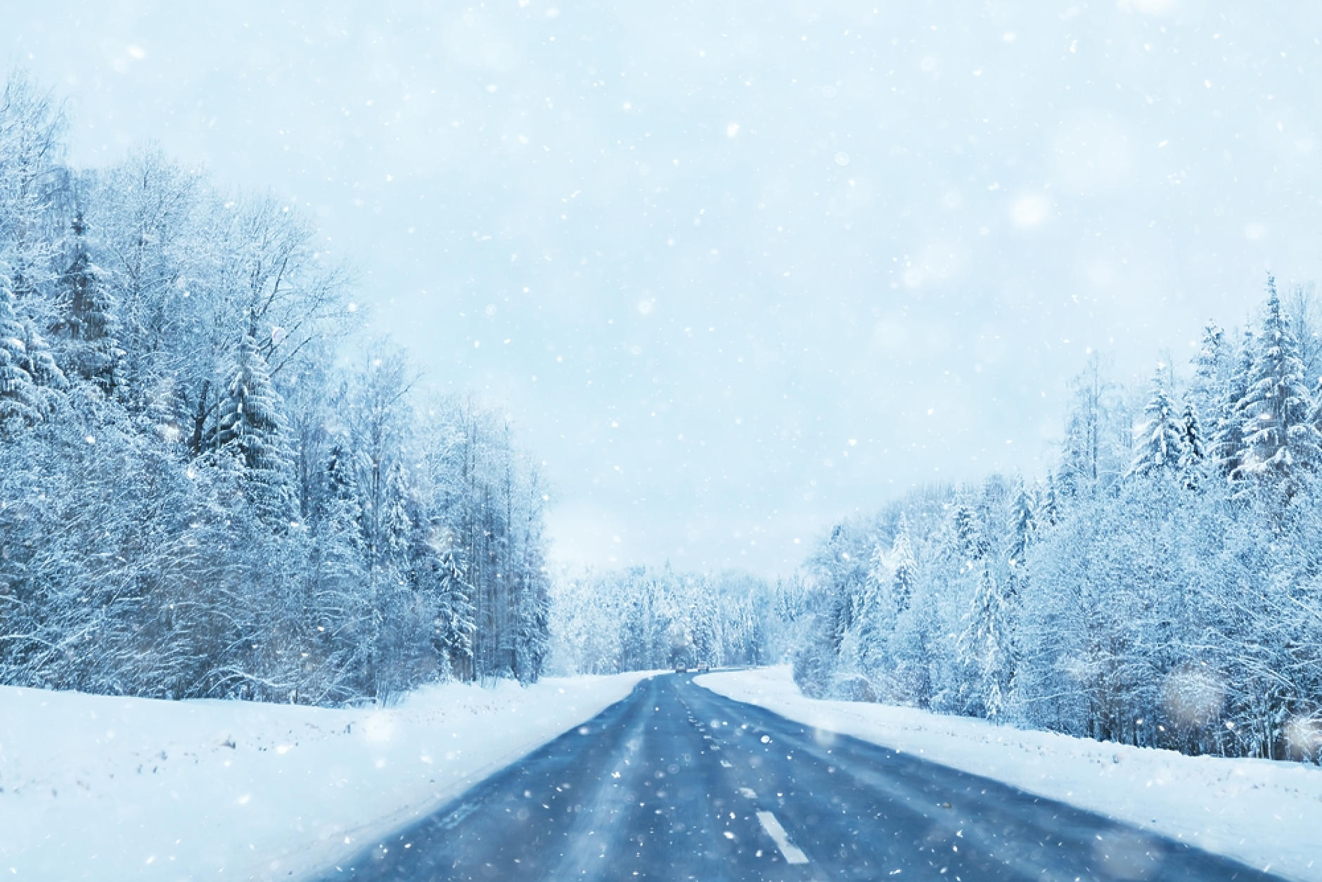 Времето през уикенда: Ветрове и снеговалежи