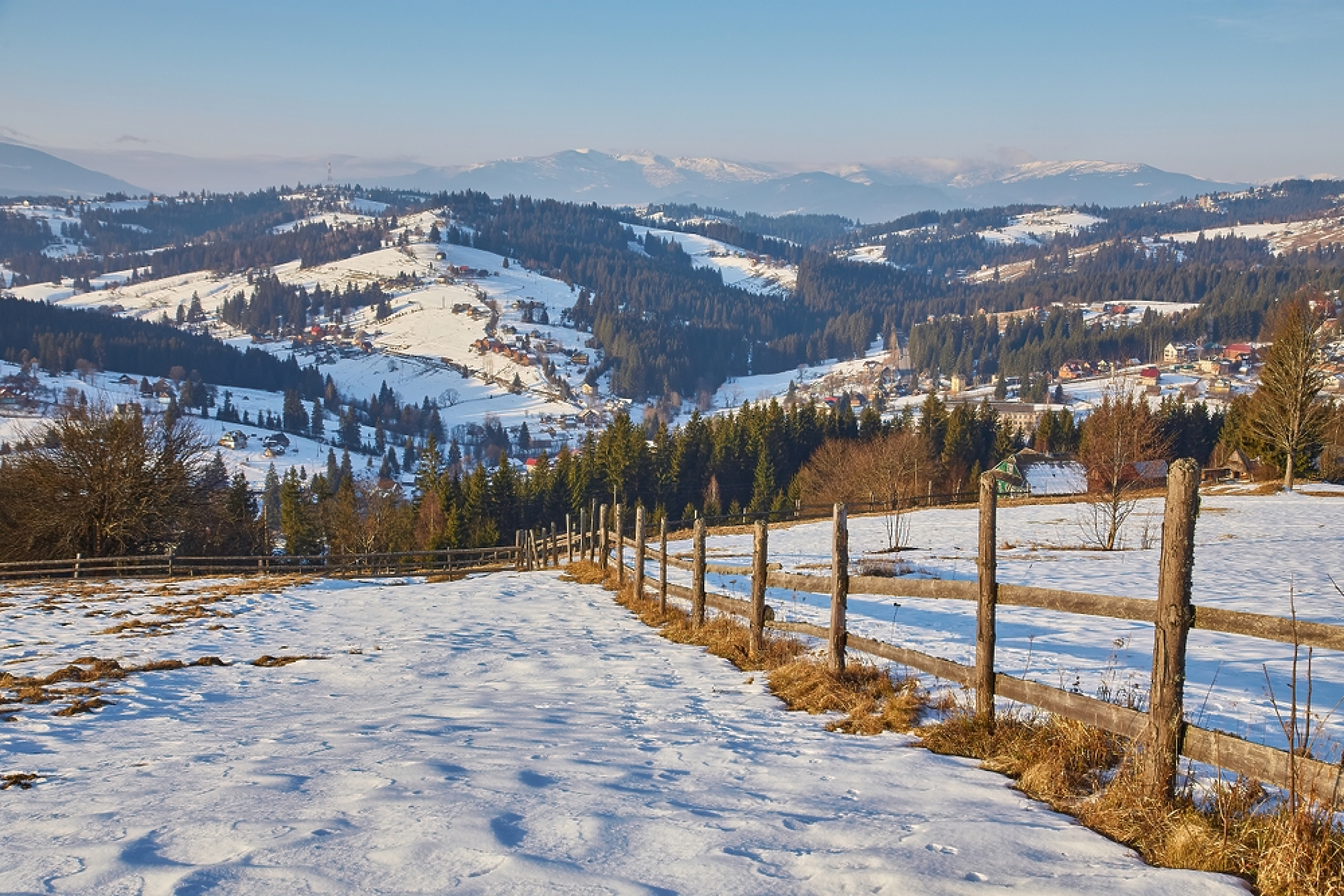 Годината започва със слънчево време и затопляне
