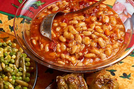 Тазгодишната празнична трапеза - по-скъпа от миналогодишната