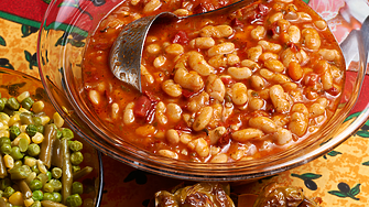 Тазгодишната празнична трапеза - по-скъпа от миналогодишната