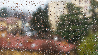 Времето: Облаци, вятър и дъжд