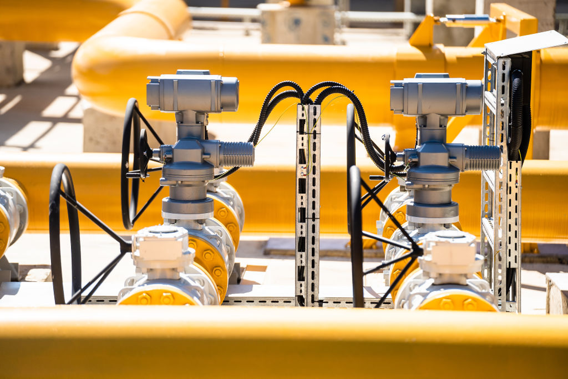 В ЕС влиза в сила още по-строга забрана за вноса на горива, произведени от руски нефт