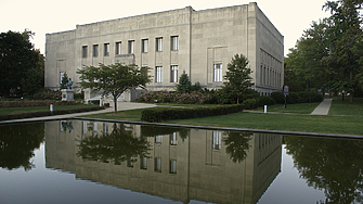 Мъж от Пенсилвания бе осъден за кражбата на картини на Анди Уорхол и Джаксън Полък