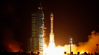 „Черен“ ден: Китай загуби две космически ракети със спътници за една сутрин