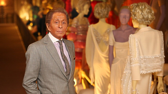 ТРАЙНА///Неизвестно за известните: Велик дизайнер облича Жаклин Кенеди и за погребение, и за сватба