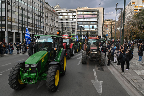 След 53 дни на протести гръцките фермери се оттеглят от блокадите
