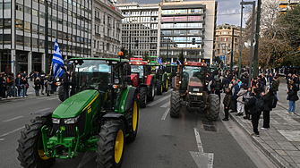 Гръцките фермери се оттеглят от блокадите Преговорите с правителството не