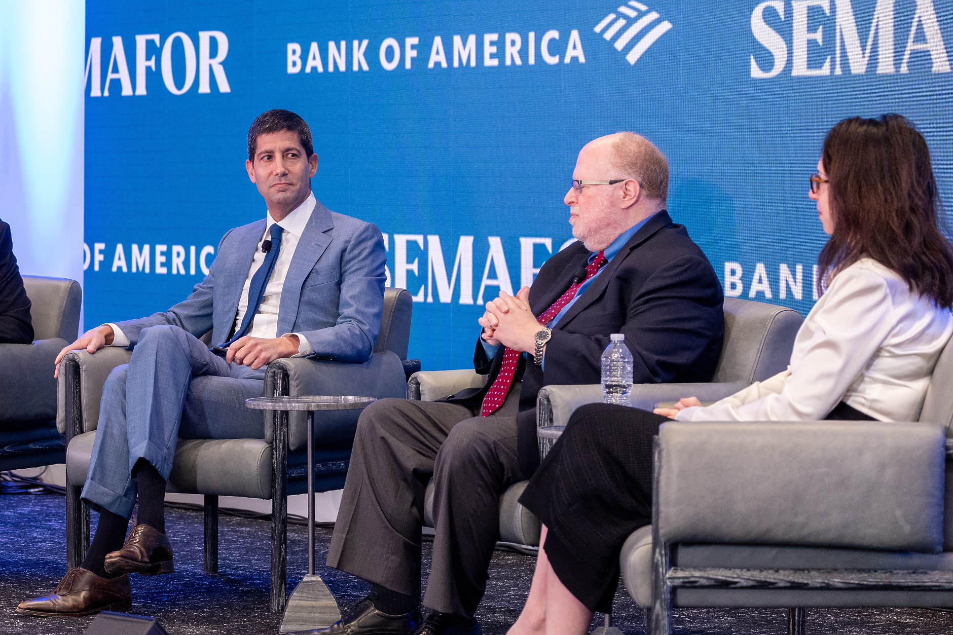 Тръмп номинира Кевин Уорш за председател на Федералния резерв