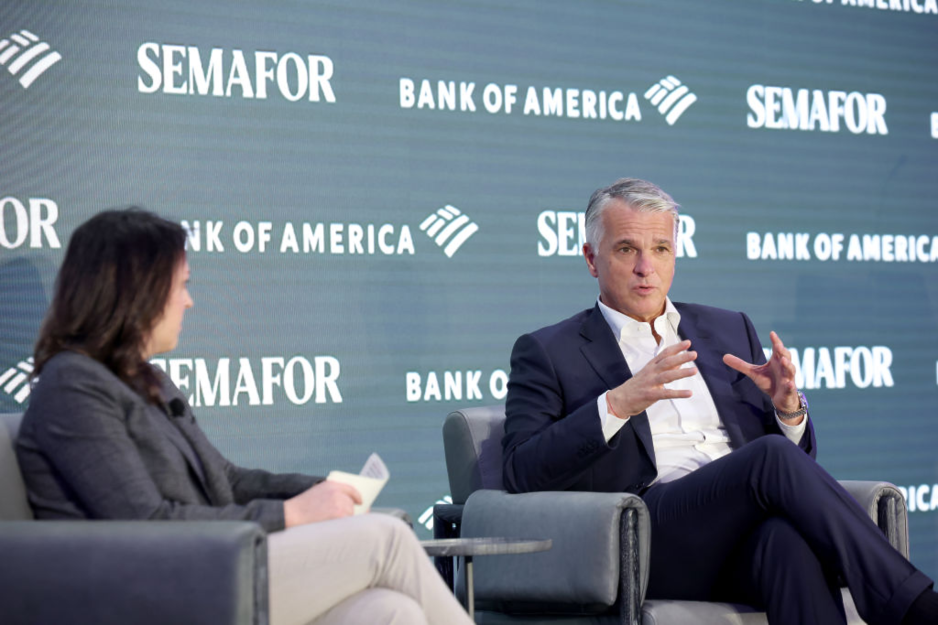 Шефът на UBS Серджо Ермоти планира да се оттегли от поста през април 2027 г.