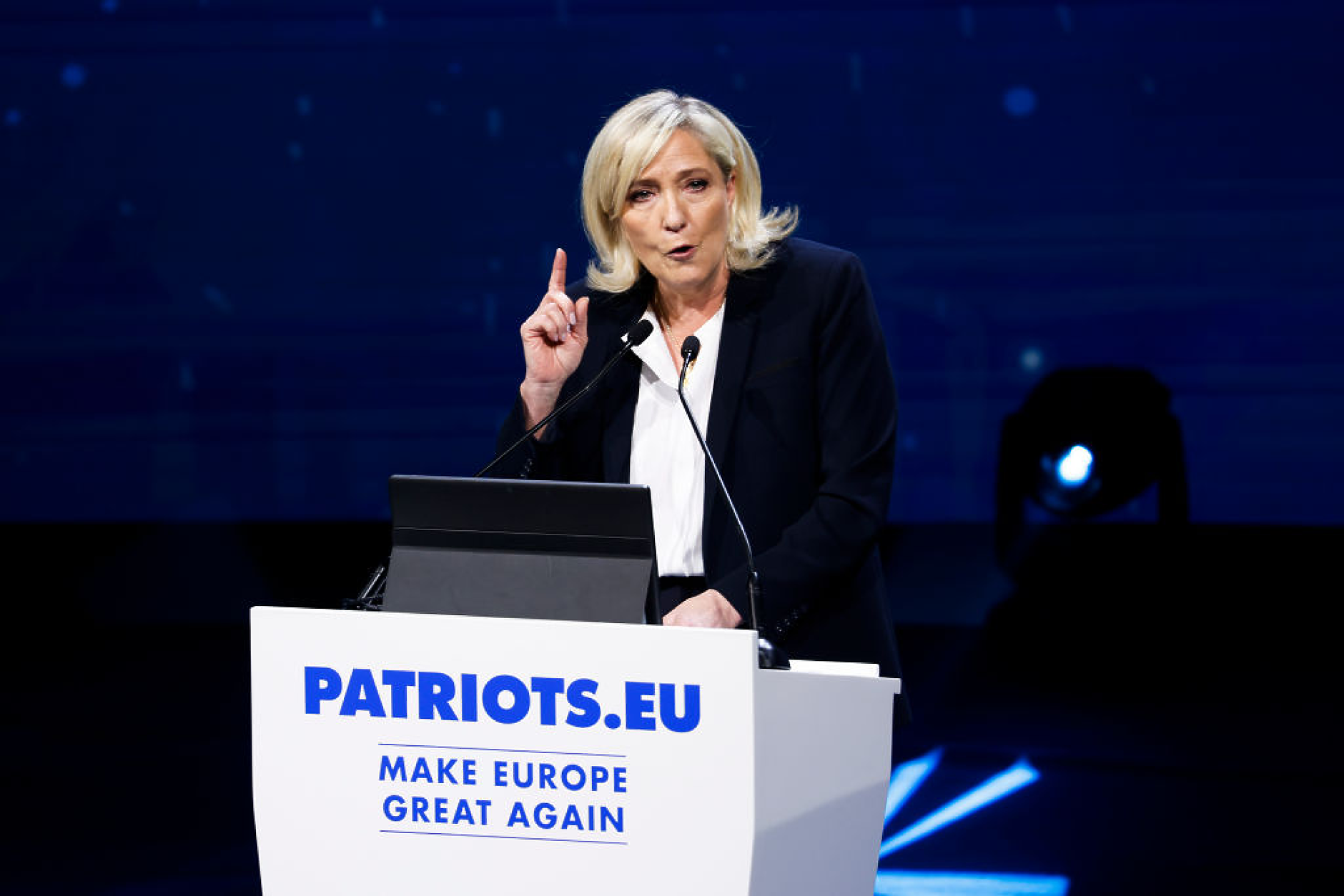  Марин льо Пен започва съдебна битка, от която зависи нейната политическа съдба