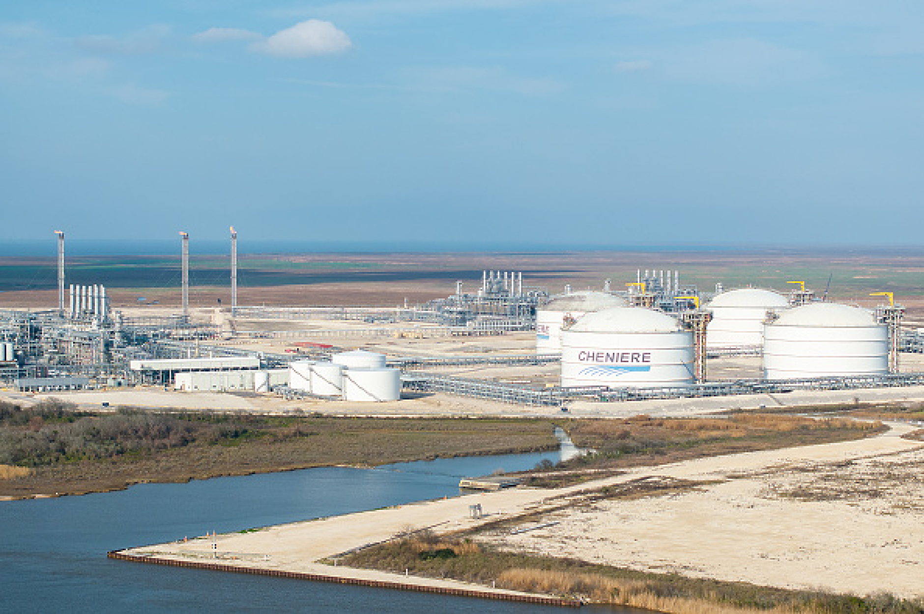 Handelsblatt: Европа е обезпокоена от прекомерната зависимост при доставките на втечнен газ от САЩ