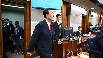 Южнокорейски съд осъди днес бившия президент Юн Сук йол на пет