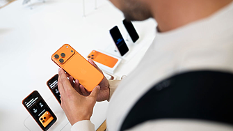 Apple оглави световния пазар на смартфони с дял от 20% през 2025 г.