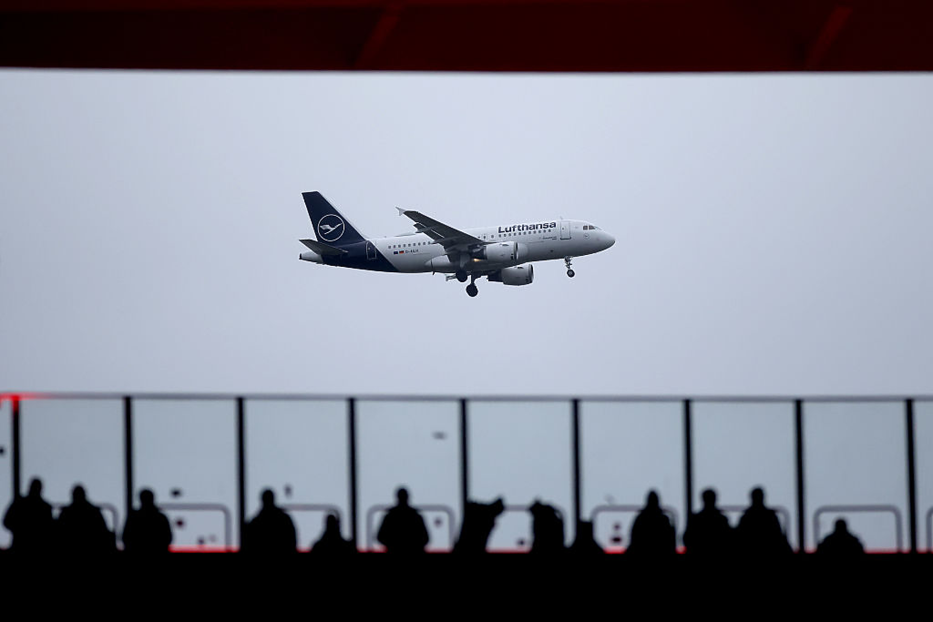 Европейските авиокомпании продължават да избягват въздушното пространство над Иран и Ирак