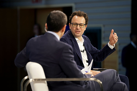 Дарио Амодей: Човечеството подценява рисковете от изкуствения интелект