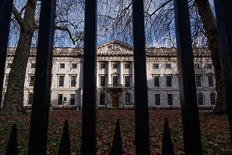 Британската спецслужба MI5 мести оптични кабели от мястото на новото китайско посолство в Лондон