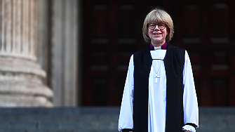 На тържествена церемония в катедралата  Свети Павел  в Лондон Сара