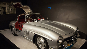 Рядък модел на Mercedes-Benz беше продаден за рекордните 4 407 800 евро на аукцион в Париж