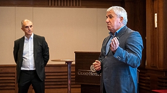 е утвърден лидер в интелигентната автоматизация и дигиталната трансформация който