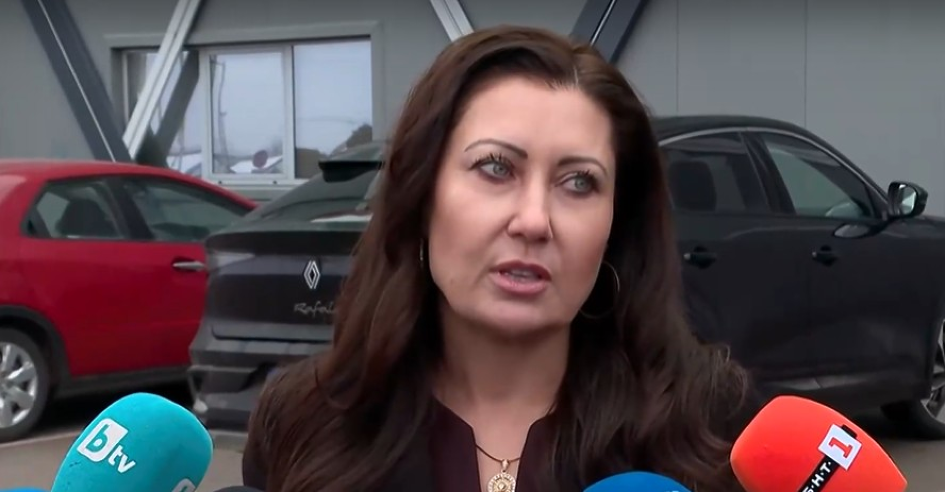 НАП и КЗП проверяват сигнал за 100% увеличение на цената на гардероб в мебелен магазин