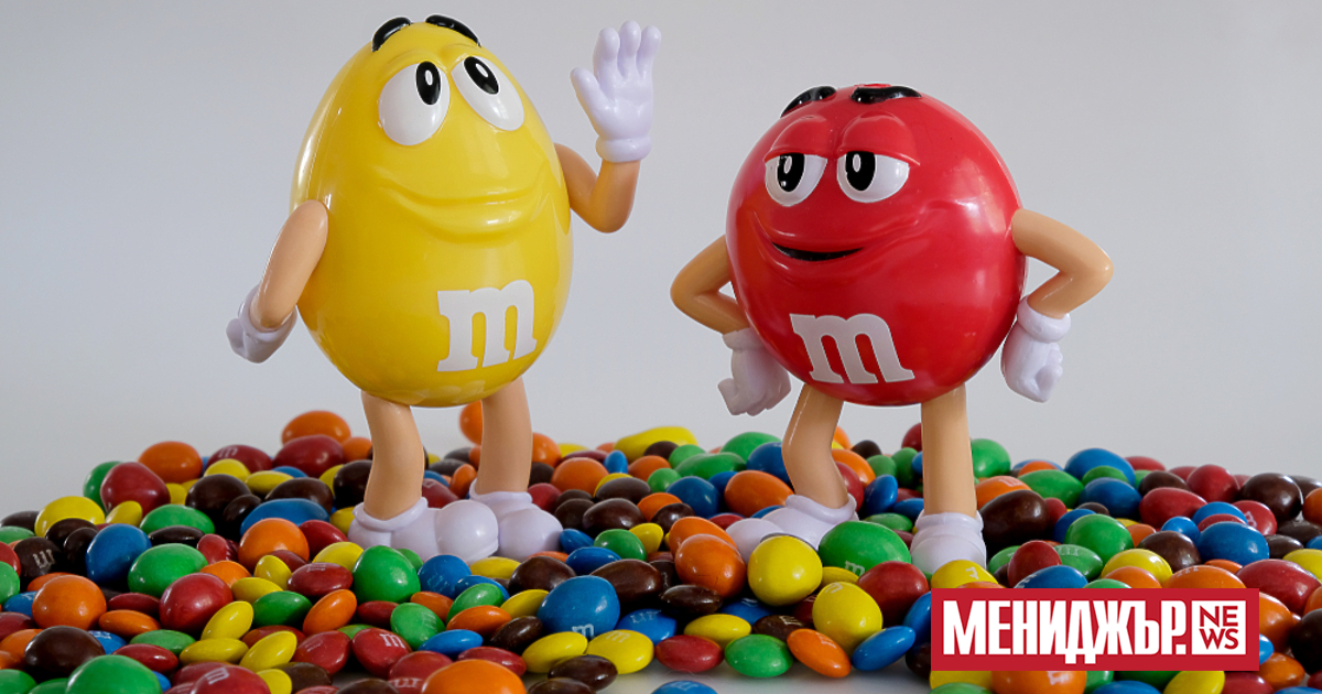 Талисманите-говорители на M&M`s обличат супергеройски дрехи като част от глобална