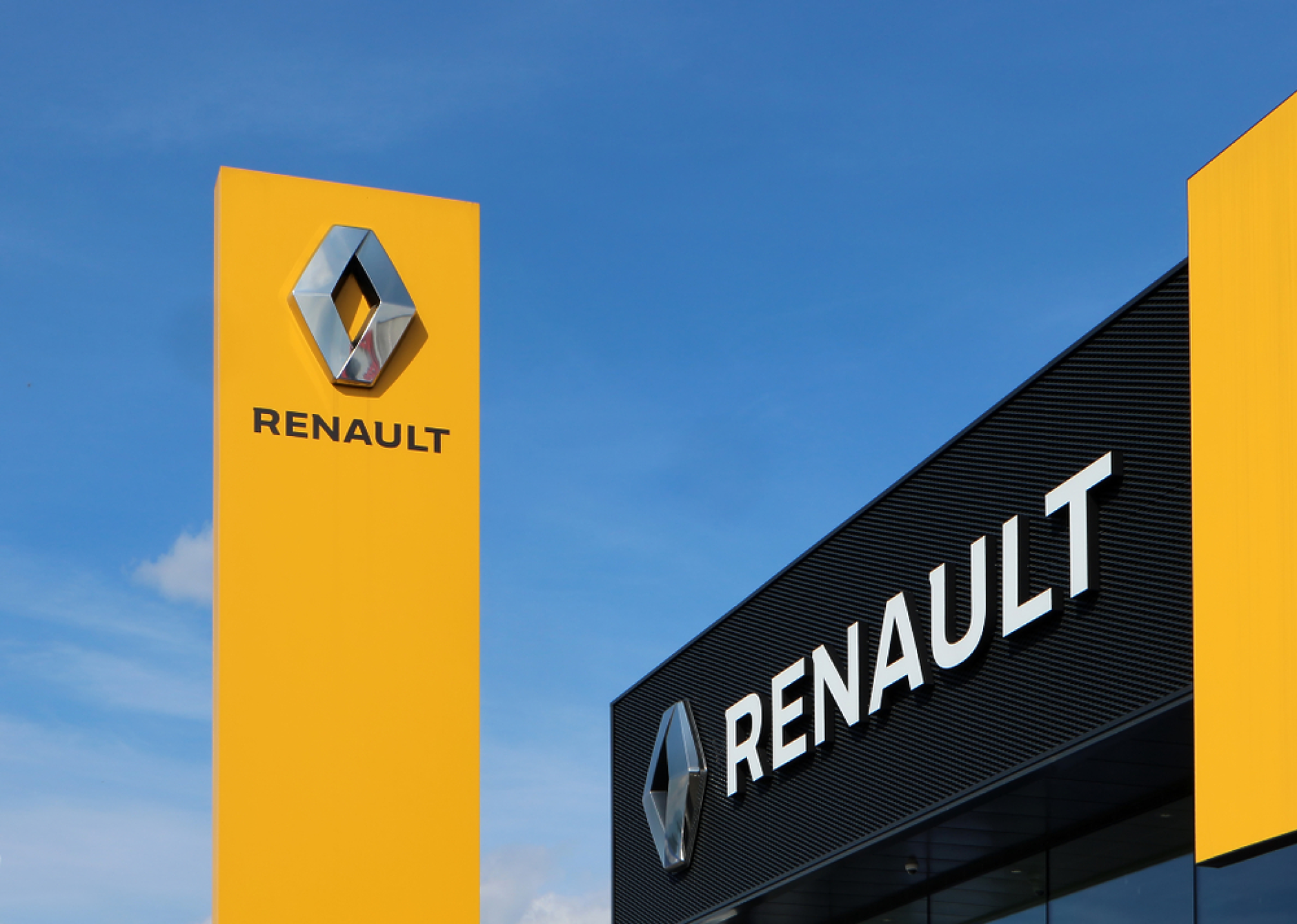 Renault ще си партнира с френска отбранителна компания за производство на дронове за Украйна