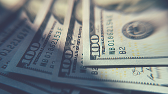 Доларът се срина до най ниското си ниво от началото