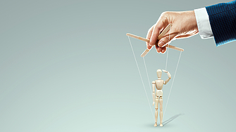 Работата с манипулативни хора е едно от най големите разочарования