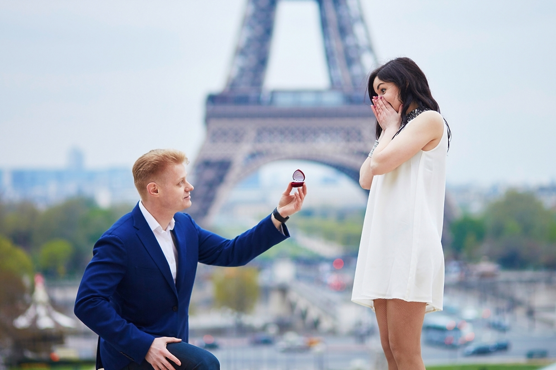 Френското Национално събрание подкрепи премахването на понятието „съпружеско задължение“