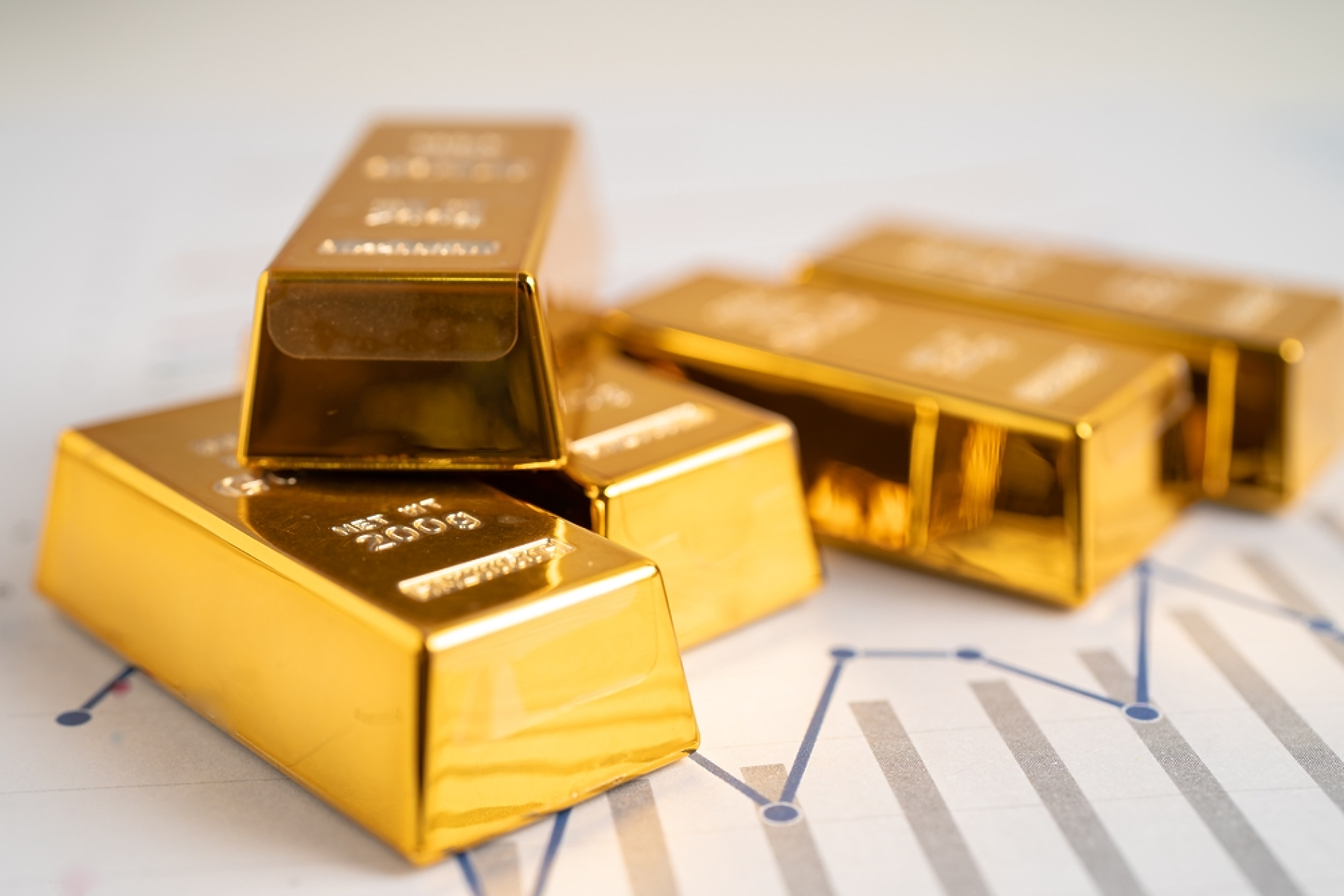 Рязък спад при златото и среброто след рекордно рали