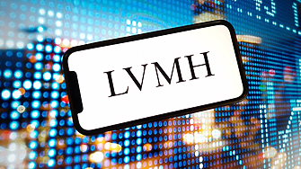 Световната компания за лукс LVMH отчете спад на печалбата с 13% през 2025 г.